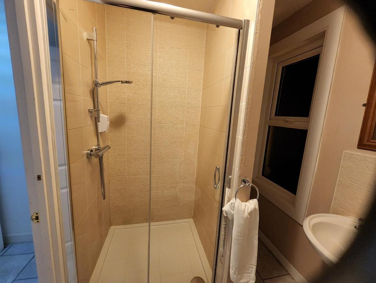 The Avenue Hotel Грантем Экстерьер фото